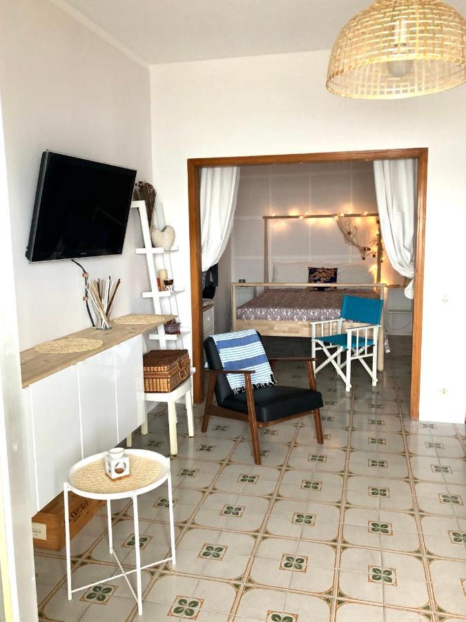 Vacanzenaxos - Casa Frontemare Apartment Giardini Naxos Exterior photo