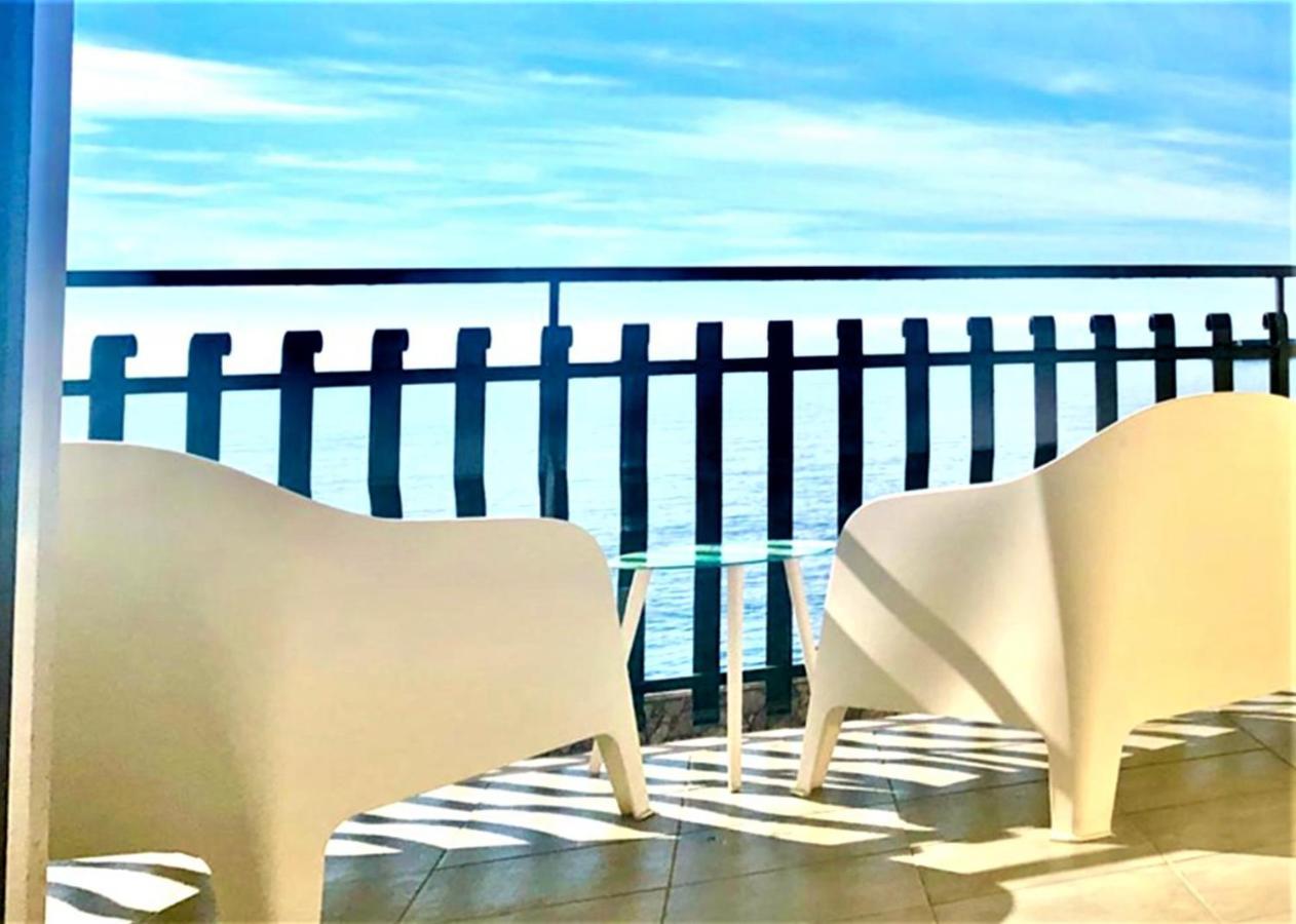 Vacanzenaxos - Casa Frontemare Apartment Giardini Naxos Exterior photo